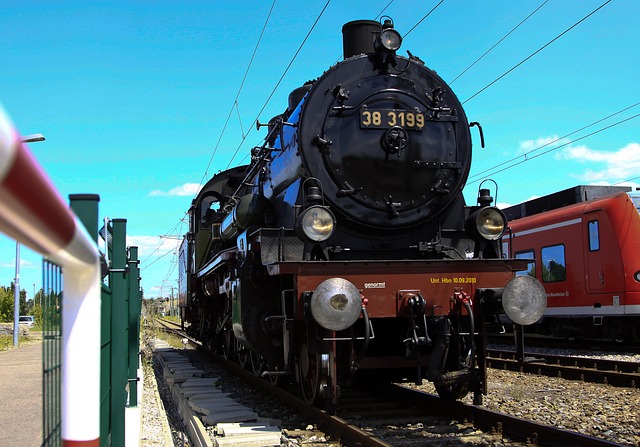 steam-locomotive-91548_640