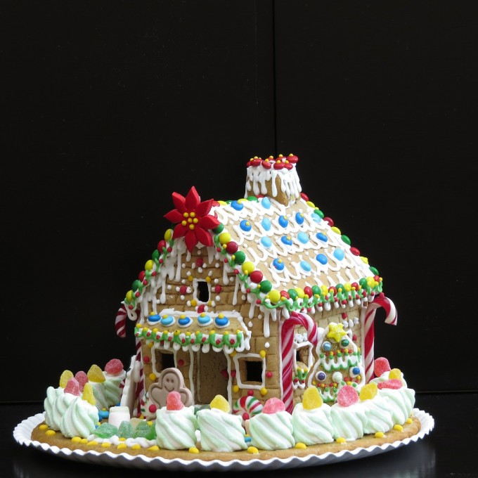 gingerbread-house-581300_1280