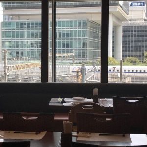 東京駅周辺の子連れランチにおすすめなレストラン7選 | 子連れのおでかけ・子どもの遊び場探しならコモリブ