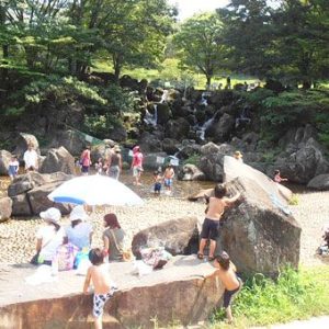神奈川県の子供と楽しめる遊び場30選!家族のお出かけにおすすめなイベント開催施設も | 子連れのおでかけ・子どもの遊び場探しならコモリブ